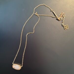 Rose gold Kendra Scott necklace. Only worn a couple of times.